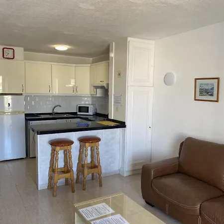 Self Catering Lovely 1 Bed Apartment, 15a2, Cristianos, Tenerife Appartement *